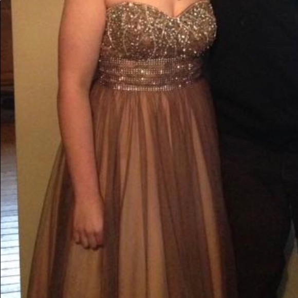 Prom or homecoming dress - Picture 5 of 5